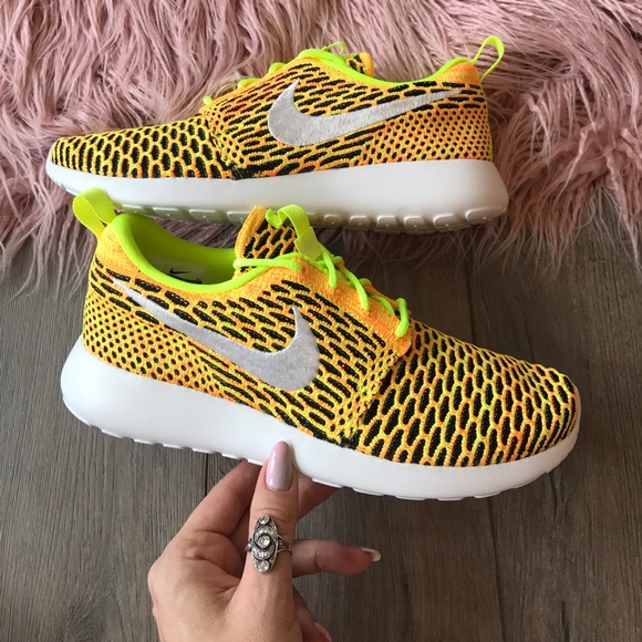 Nike Women's Yellow Sneakers - Picture 5 of 8